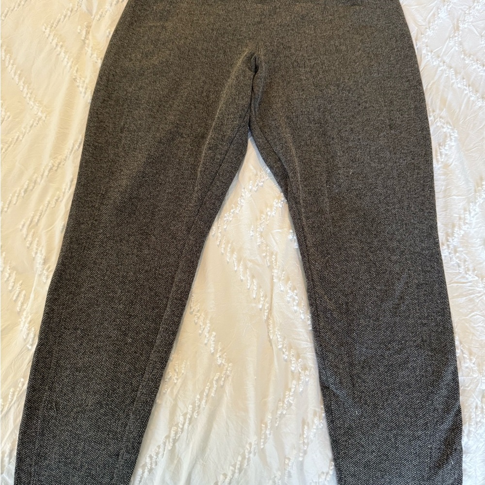 Athleta Black and White Herringbone Leggings